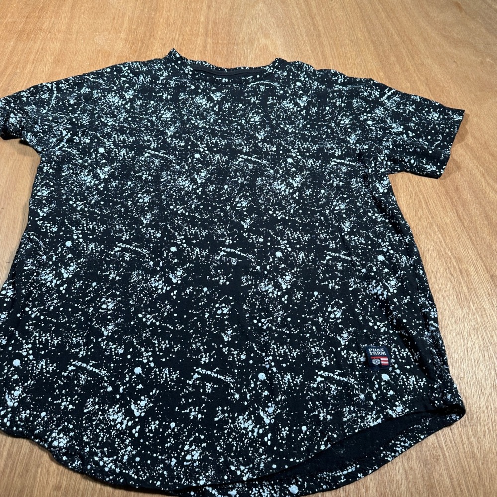 Phat Farm T-Shirt Mens Medium Black White Splatter Graphic Textured Curved Hem